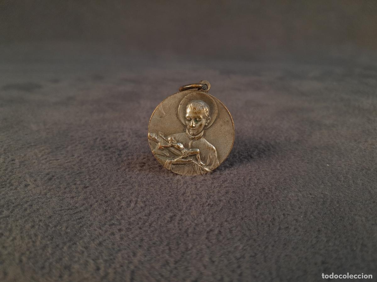 M-2244.MEDALLA DEVOCIONAL DE SAN LUIS GONZAGA Y LA VIRGEN MARÍA EN EL REVERSO. MEDIADOS DEL S.XX