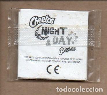 CROMO CHEETOS CHIPICAO NIGHT & DAY TATTOO TATUAJE CAMBIA CON EL SOL (SIN ABRIR)