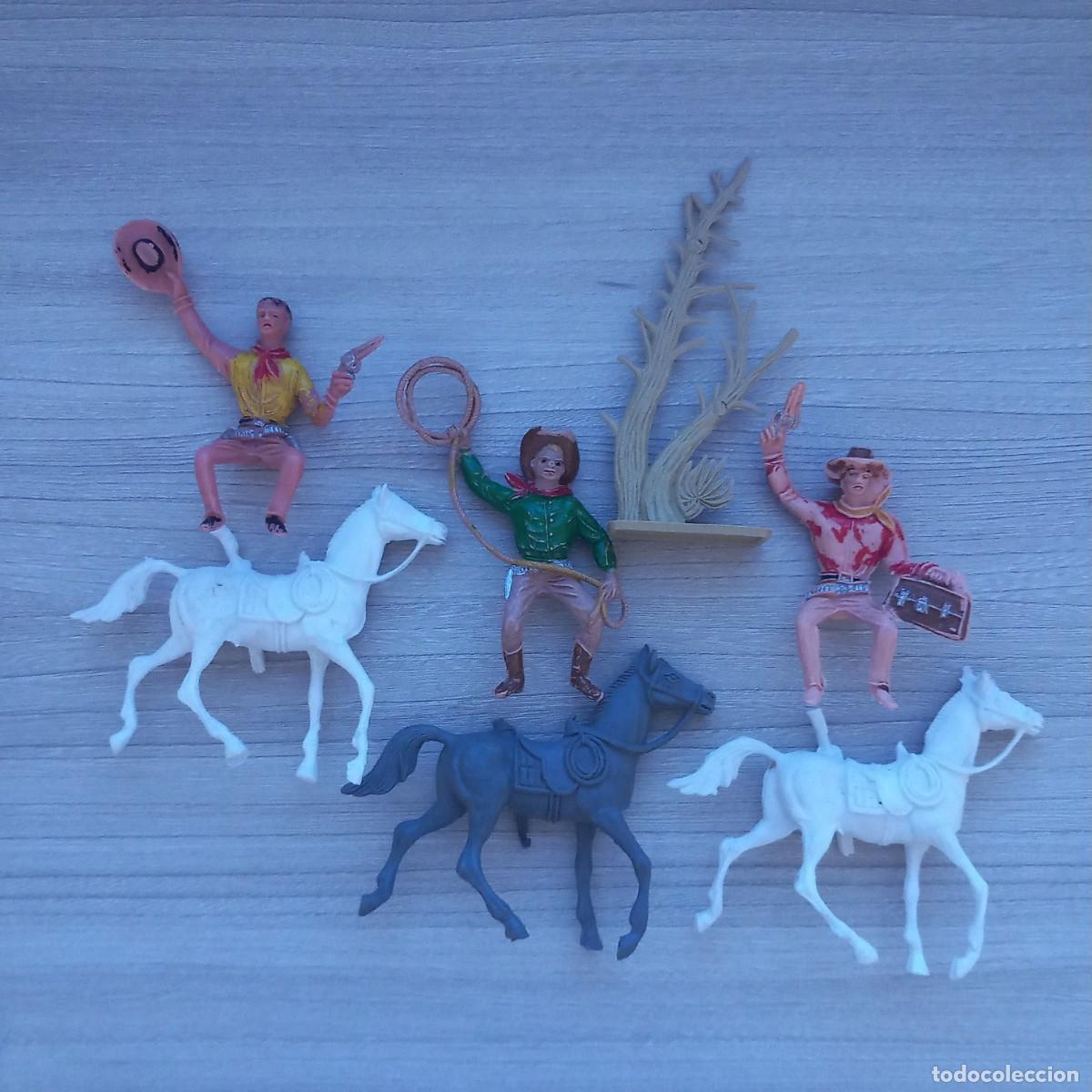 COMANSI 2ª ÉPOCA OESTE COWBOY VAQUERO CON PISTOLA JINETE A CABALLO LADRON ARBOL SECO AÑOS 60-70 PTOY