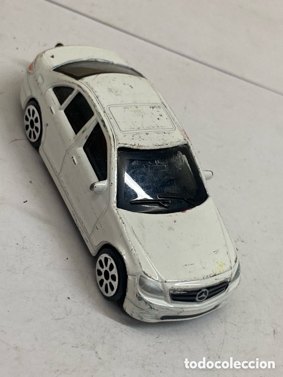 coche en miniatura de colección marca Motor Max, modelo Mercedes-Benz Clase C /CX06