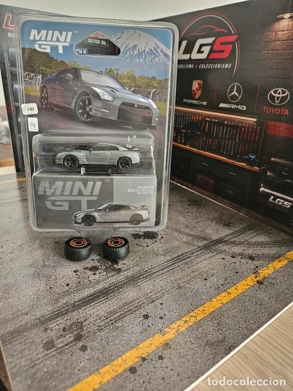 coches escala 1/64 modelo Nissan GTR marca Minigt
