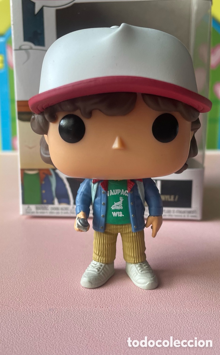 Funko Pop Dustin #424 - Stranger Things - Figura Abierta