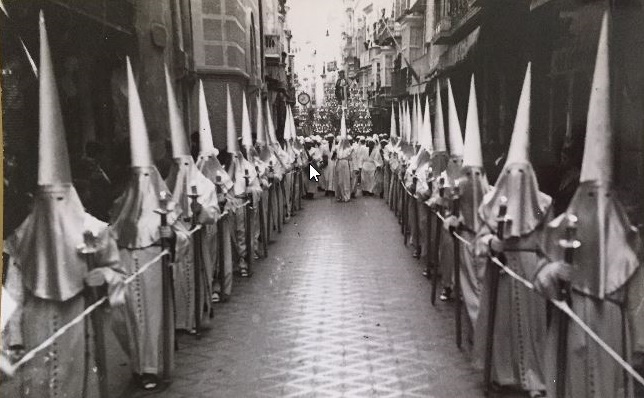 Coleccionismo de Semana Santa: desfile de nazarenos