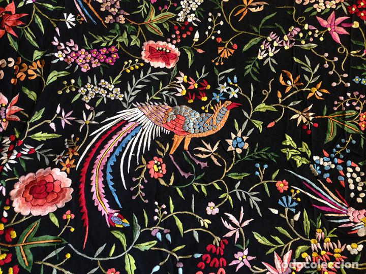 Mantón de Manila pavo real