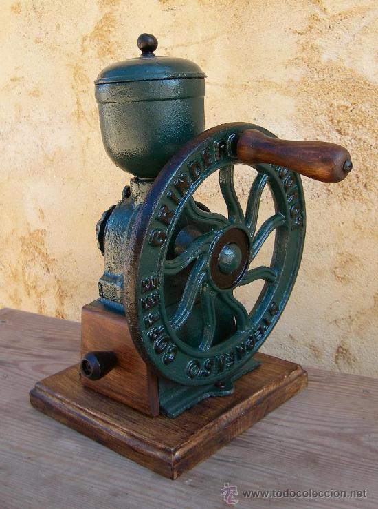 Molinillo de café antiguo