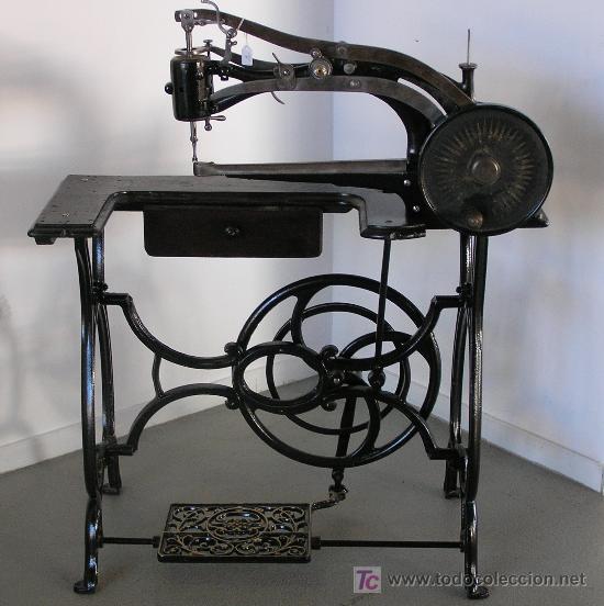 Máquina de coser antigua
