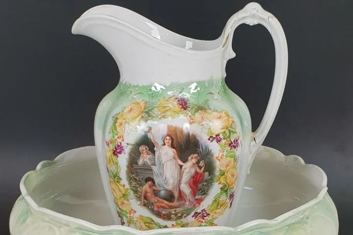 Aguamanil de porcelana