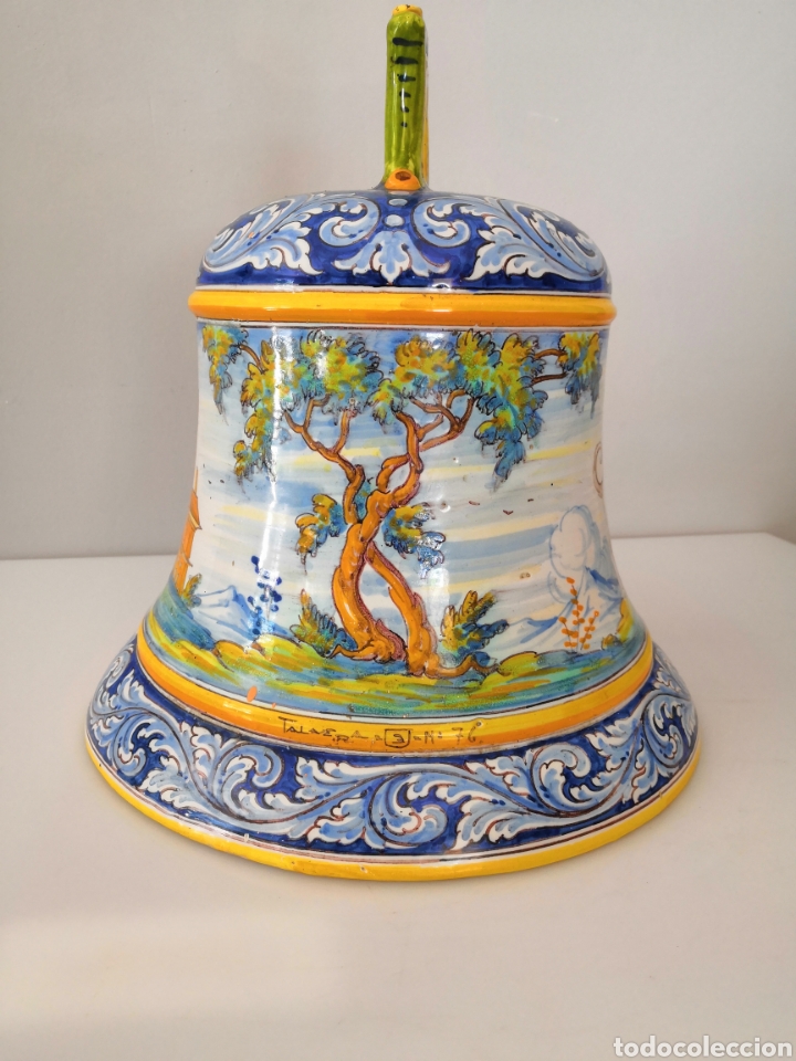 Campana de cerámica de Talavera