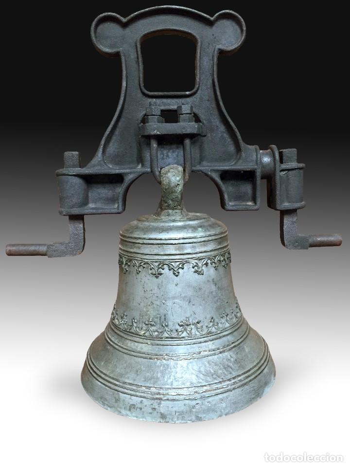 Campana antigua de colección