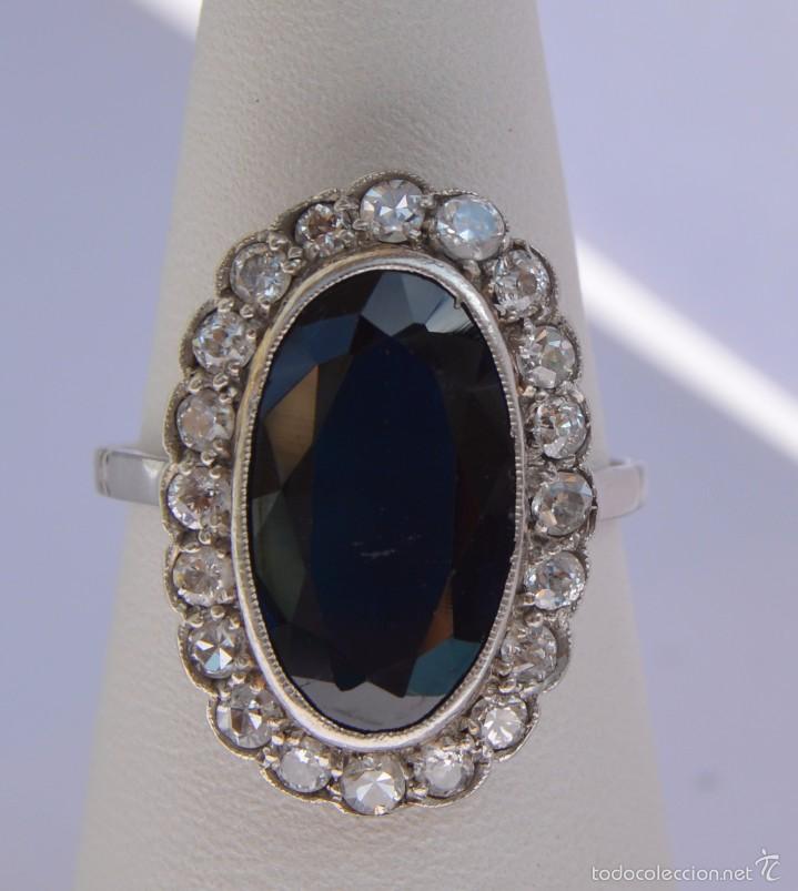 Anillo de platino y zafiro