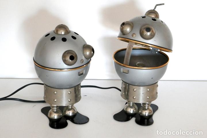 Lámpara space age robots