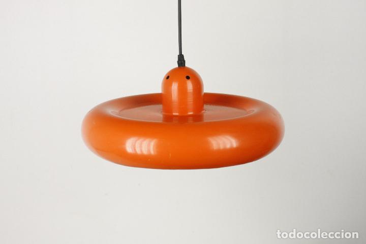 Lámpara space age UFO