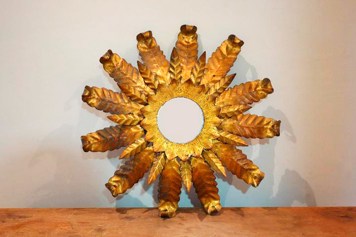 Espejo vintage con forma de sol