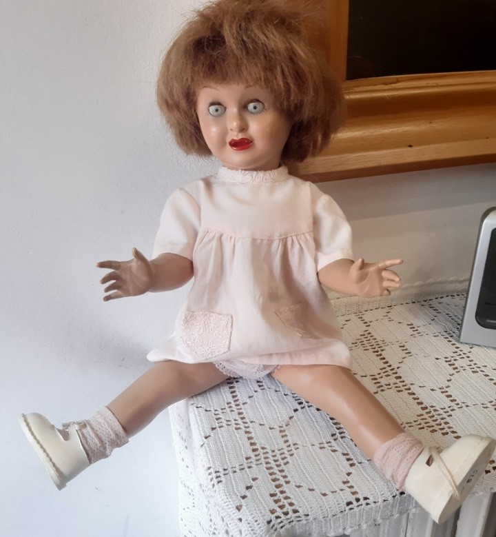 Muñeca de cartón Nora