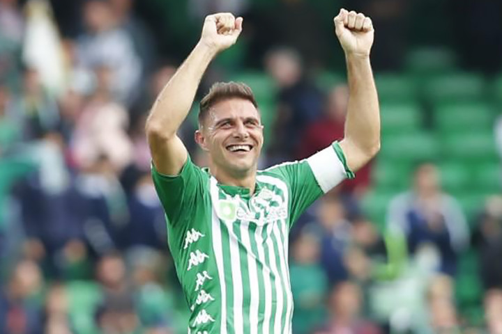 Joaqu&iacute;n S&aacute;nchez durante un partido con el Betis.
