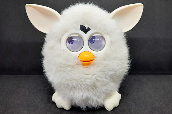 Furby blanco.