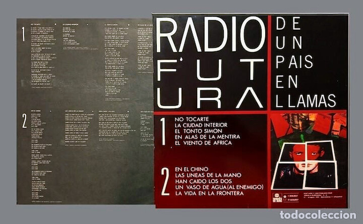 Disco un País en Llamas de Radio Futura. Las ediciones originales de vinilos con inserts, carátulas troqueladas o ediciones limitadas son muy codiciadas por los melómanos.