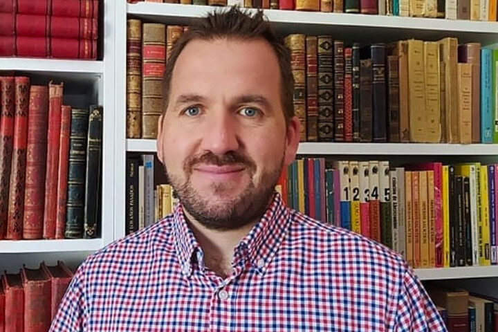Alejandro Tejedor Patrizi alma de la tienda de Libros y Tesoros Patrizi en todocoleccion