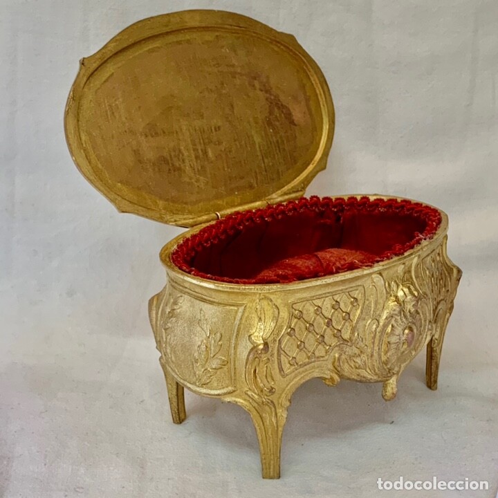 Antiguo joyero interior forrado de seda. Francia