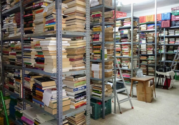 Almacén de librería la mina con más de 27.000 volúmenes
