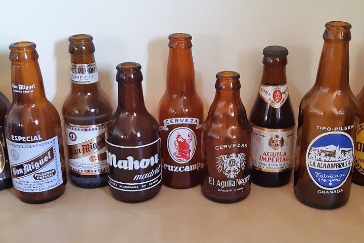 Colección botellas de cerveza.