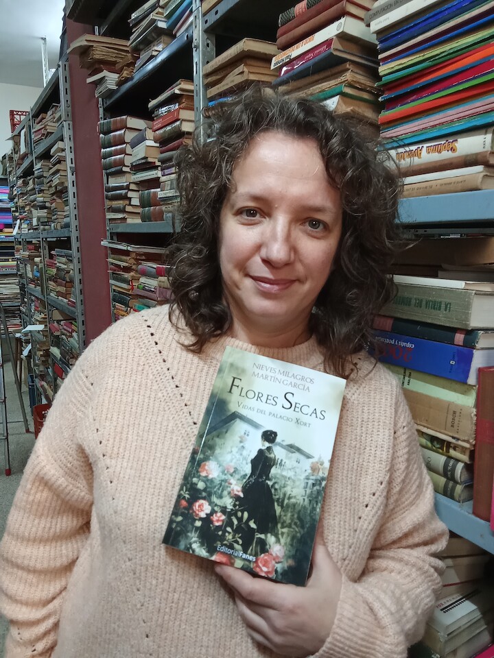 Las lecturas que hay detrás de Flores Secas Vidas del Palacio de Xort Nieves Milagros Martín 