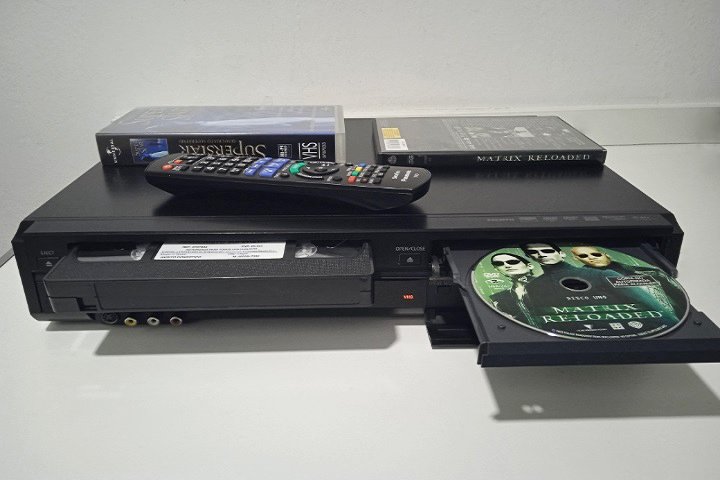 Reproductor VHS y DVD Panasonic