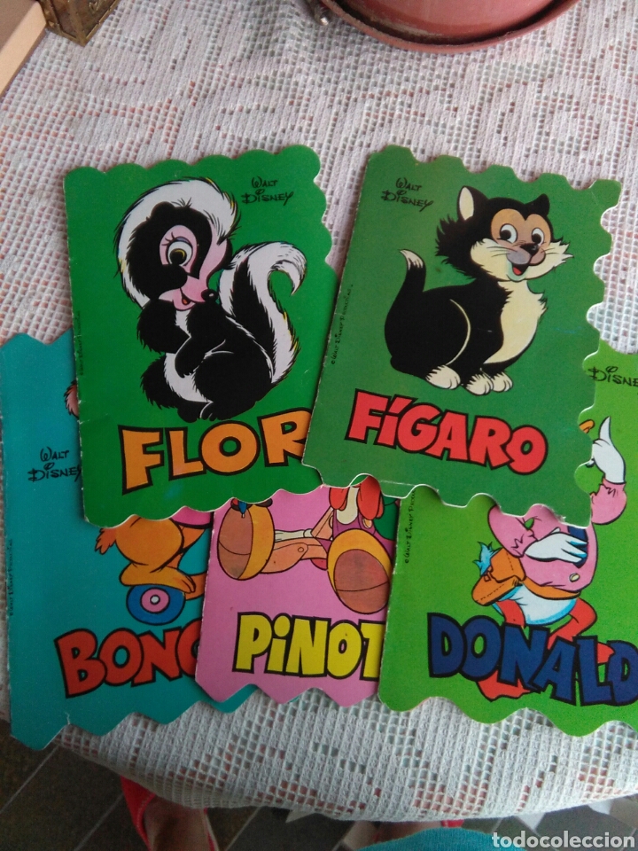 Tebeos: **LOTE DE 5 CUENTOS TROQUELADOS DE---DISNEY---(EN VALENCIANO)A&Ntilde;OS 80**