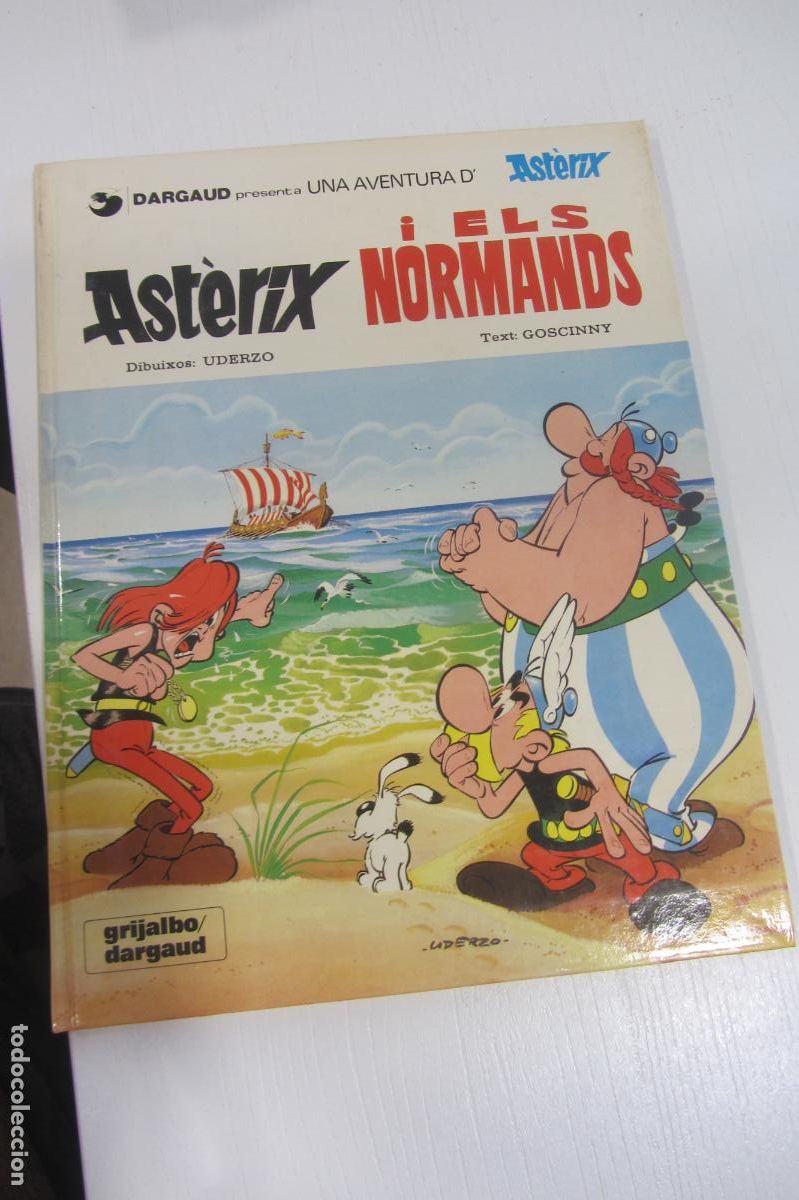 Tebeos: ASTERIX I ELS NORMANDS TAPA DURA GOSCINNY UDERZO EN CATAL&Agrave; GRIJALBO BUEN ESTADO ARX376