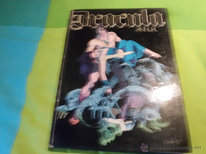 Tebeos: DRACULA ANNUAL IDIOMA EN INGLES 240 PAGINAS - Foto 1
