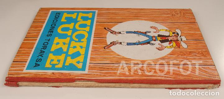 Tebeos: LUCKY LUKE - FUERA DE LA LEY - MORRIS - EDICIONES TORAY 1969 - Foto 4