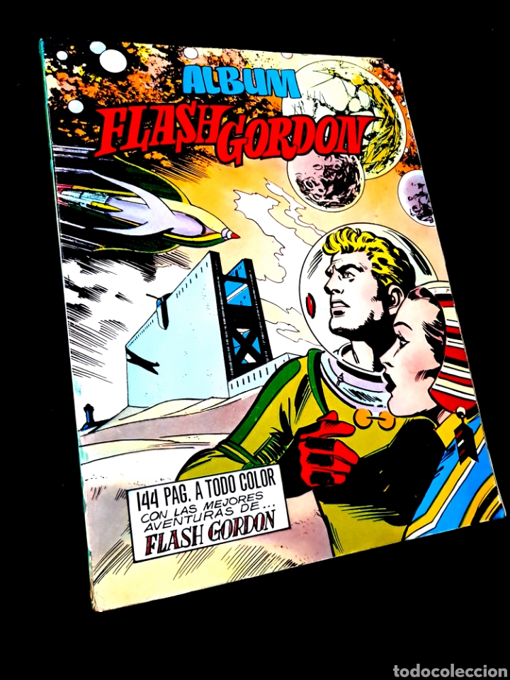 Tebeos: MUY BUEN ESTADO ALBUN FLASH GORDON 4 RETAPADO EV - Foto 1