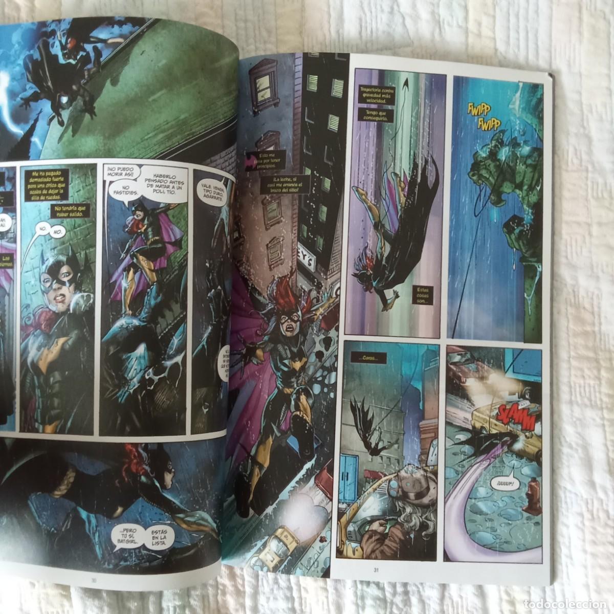 Tebeos: Batgirl. El Nuevo Universo DC (2012-2015) ECC Ediciones - Foto 2