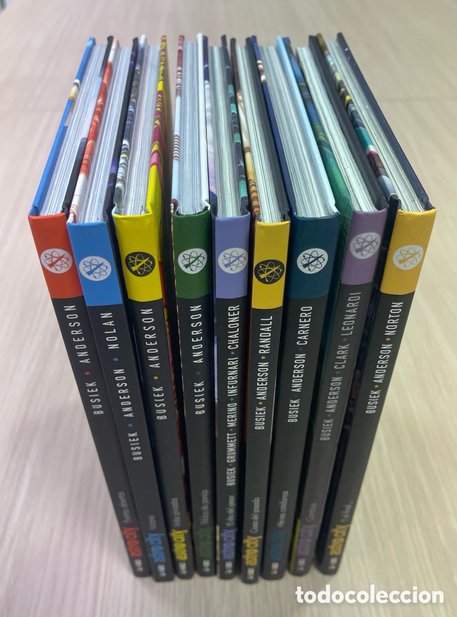 Tebeos: Lote de 9 tomos de la colecci&oacute;n ASTRO CITY. Nuevos.