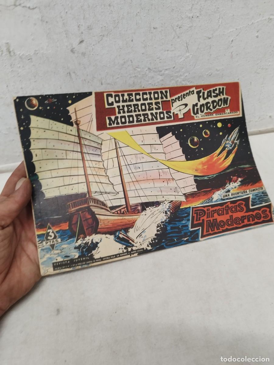 Tebeos: Comic Colecci&oacute;n H&eacute;roes Modernos, Flash Gordon y El Hombre Enmascarado. Piratas modernos.