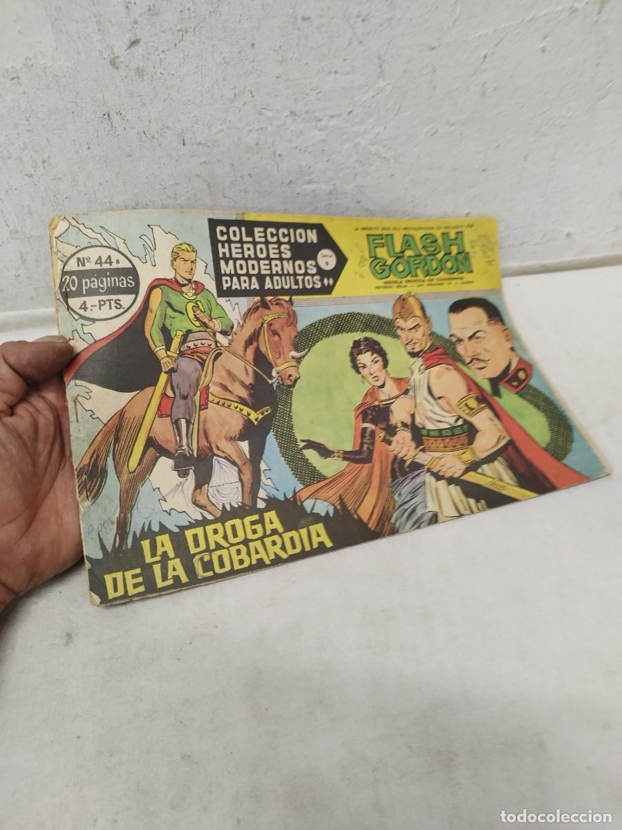 Tebeos: Comic Colecci&oacute;n H&eacute;roes Modernos, Flash Gordon y El Hombre Enmascarado. La droga de la cobardia N&ordm; 44