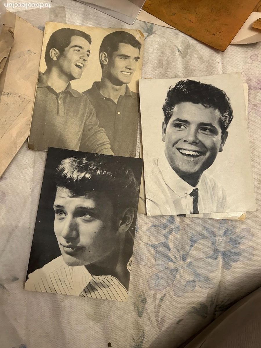 Tebeos: johnny halliday-cliff richard-duo dinamico obsequio claro de luna se venden sueltos