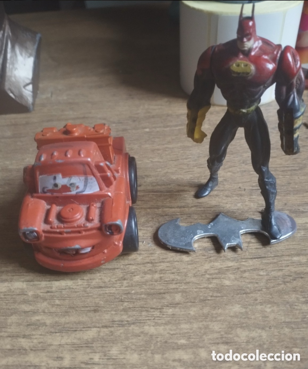 Tebeos: Lote Figura Batman articulada (9 cm) y Coche met&aacute;lico (7 cm) - Juguetes vintage