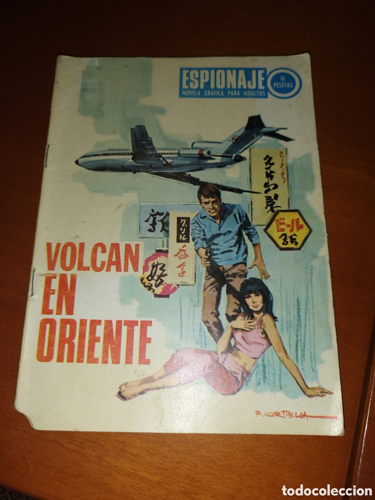 Tebeos: ESPIONAJE: VOLCAN EN ORIENTE. ED. TORAY, 1967.