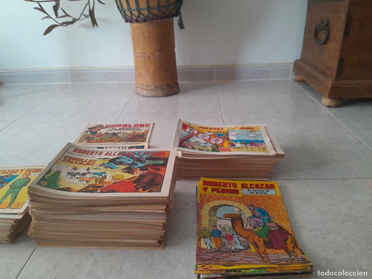 Tebeos: Lote 300 ejemplares Roberto Alcazar y Pedrin doferentes &eacute;pocas. La mayoŕ&iacute;a a&ntilde;os 70 del siglo XX.