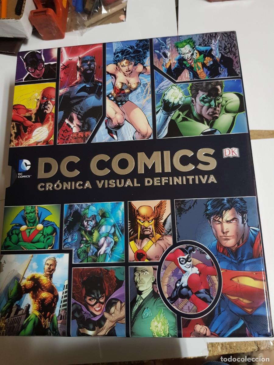 Tebeos: DC COMICS : CRONICA VISUAL DEFINITIVA ( COFRE ) ...TOMO EN TAPA DURA - Foto 1