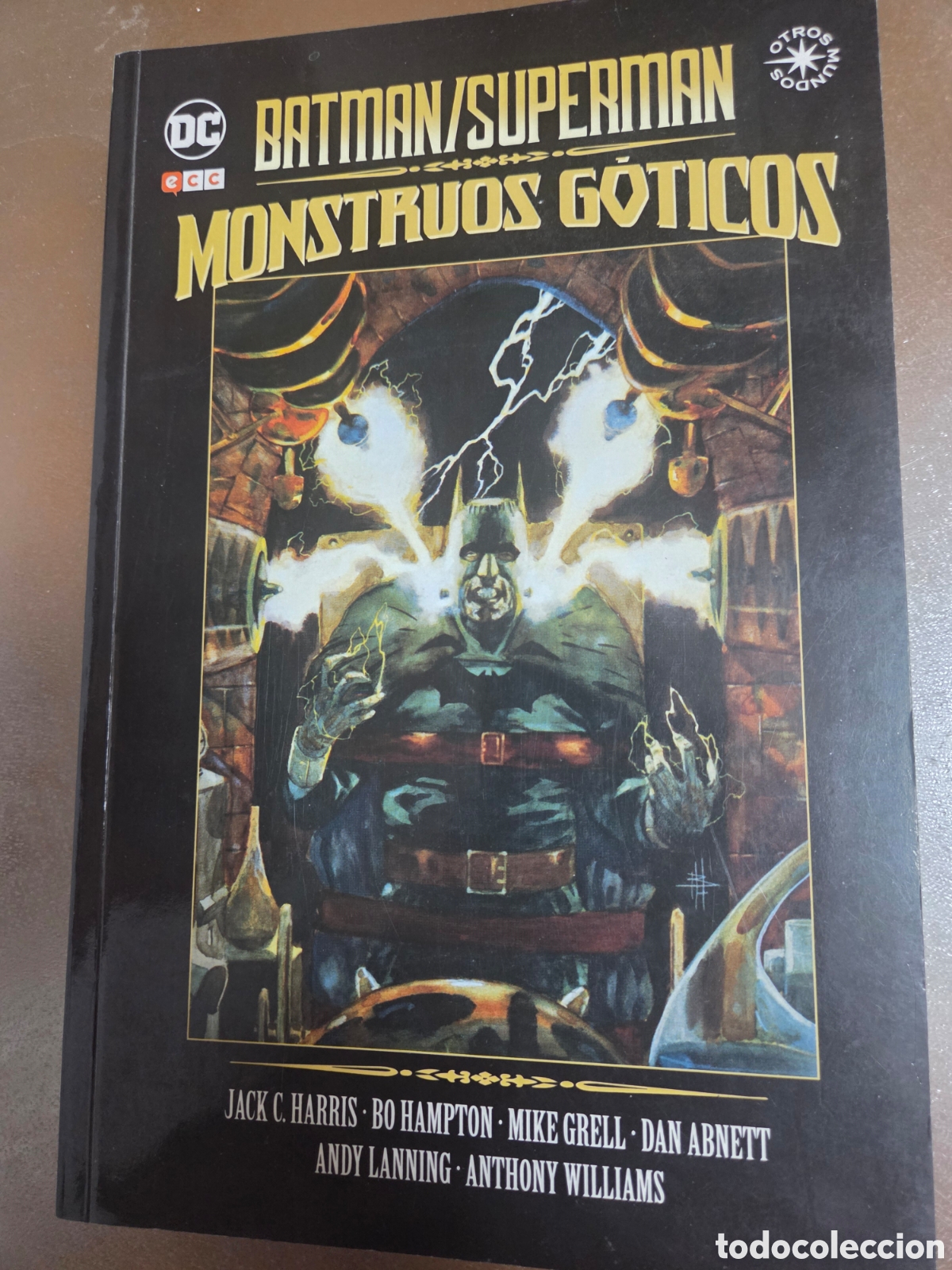 Tebeos: Batman/ Supetman , Monstruos Goticos , tomo integral - Foto 1