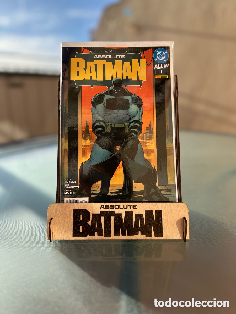 Tebeos: Expositor de C&oacute;mics Absolute Batman (DC) - Foto 1