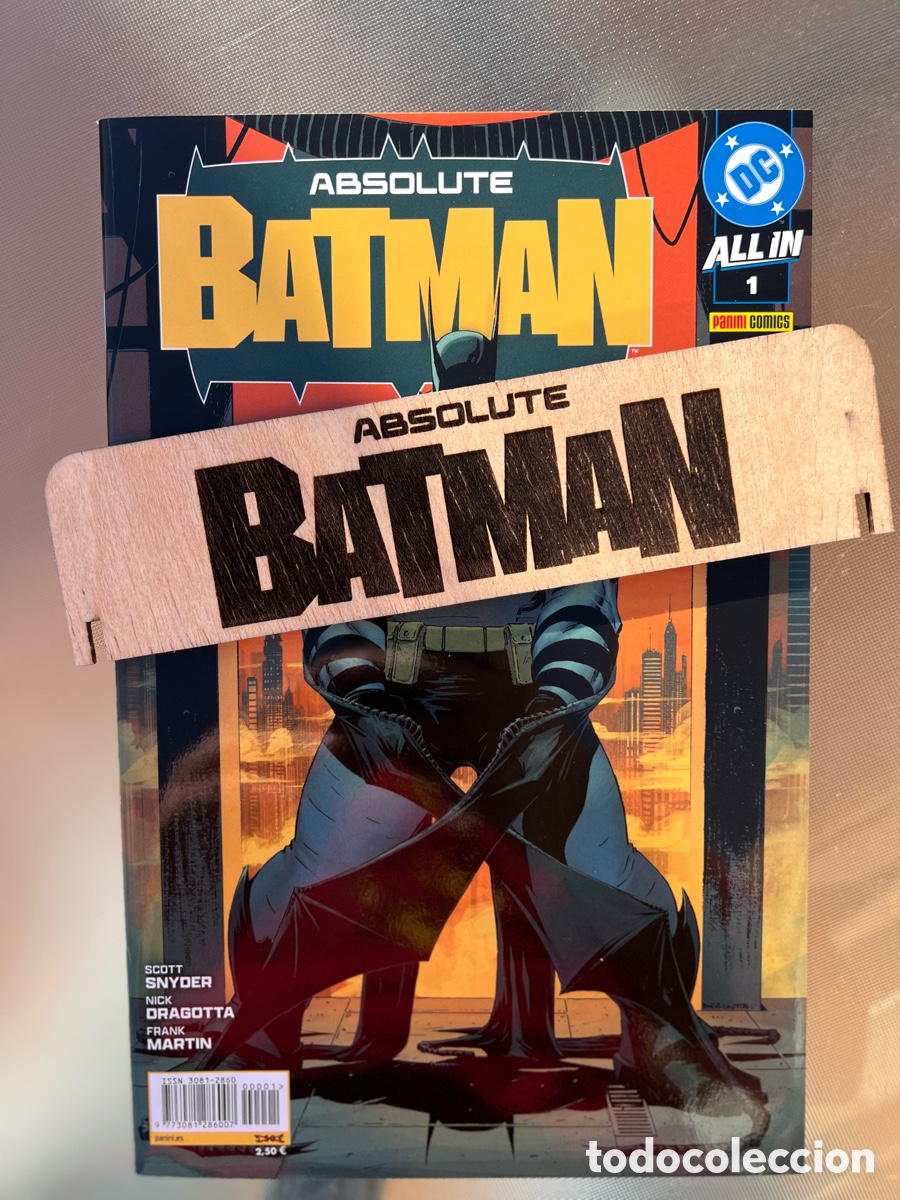 Tebeos: Expositor de C&oacute;mics Absolute Batman (DC) - Foto 6