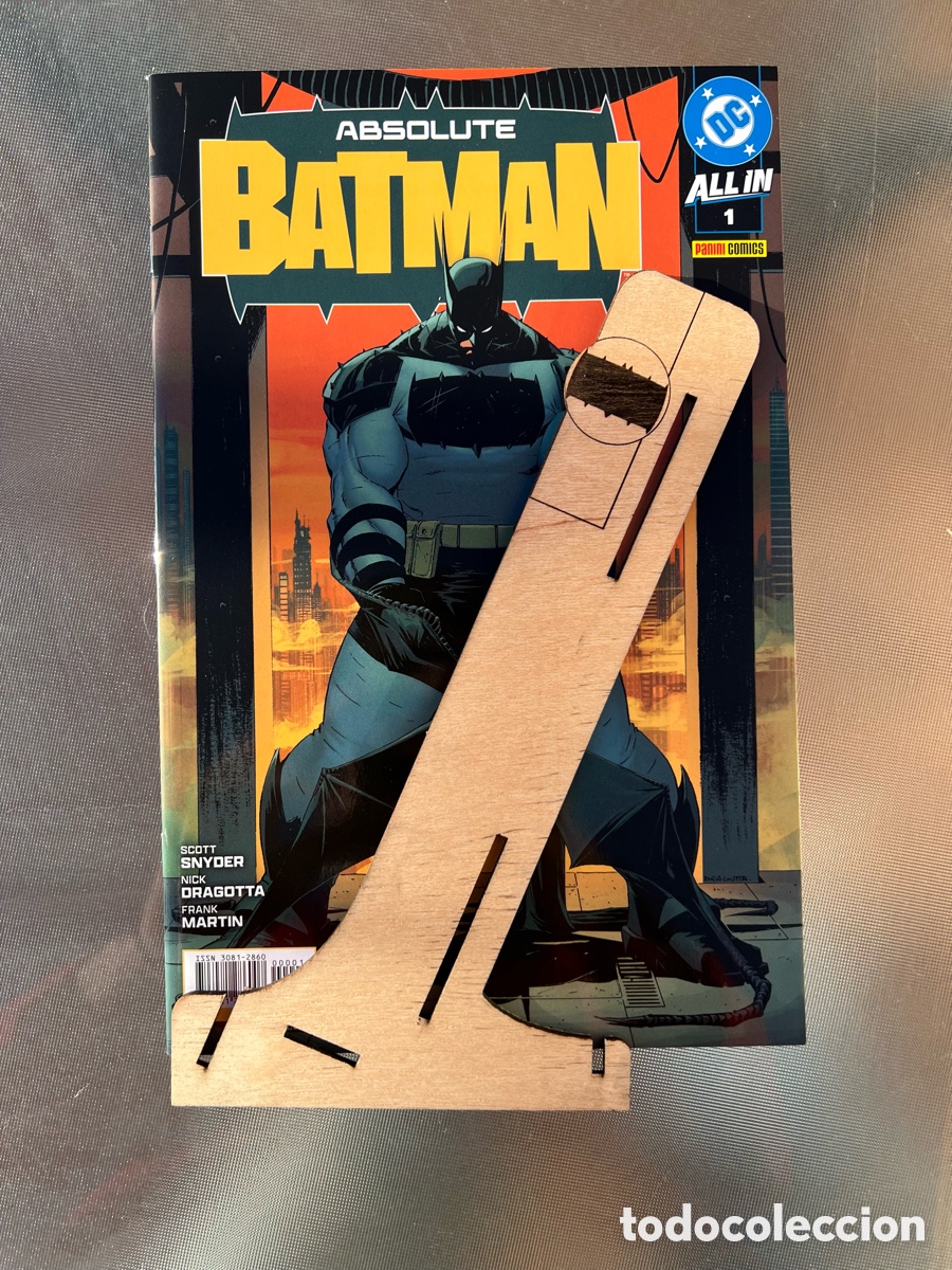 Tebeos: Expositor de C&oacute;mics Absolute Batman (DC) - Foto 8