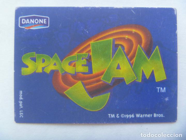 Trading cards: CROMO DE PLASTICO DE LOS TINY TOON DE LA PELICULA SPACE JAM . DANONE , 1996 - Foto 2