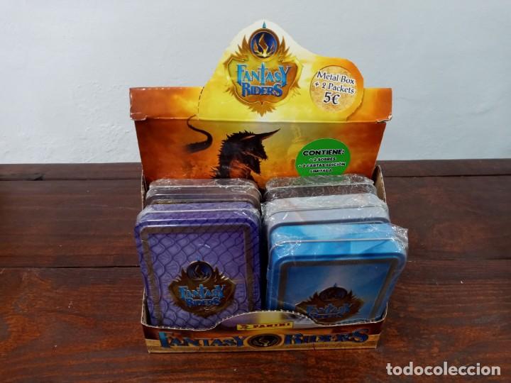Trading cards: CAJA METALICA PEQUE&Ntilde;A FANTASY RIDERS 2019 - CONTIENE 2 SOBRES - PANINI (PRECINTADA)