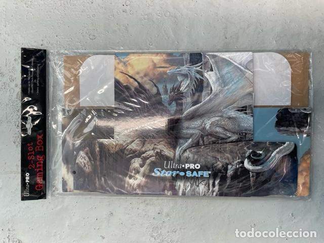 Trading Cards: Ultra Pro 2-Slot Gaming Storage Box Black and White Dragons (Monte)