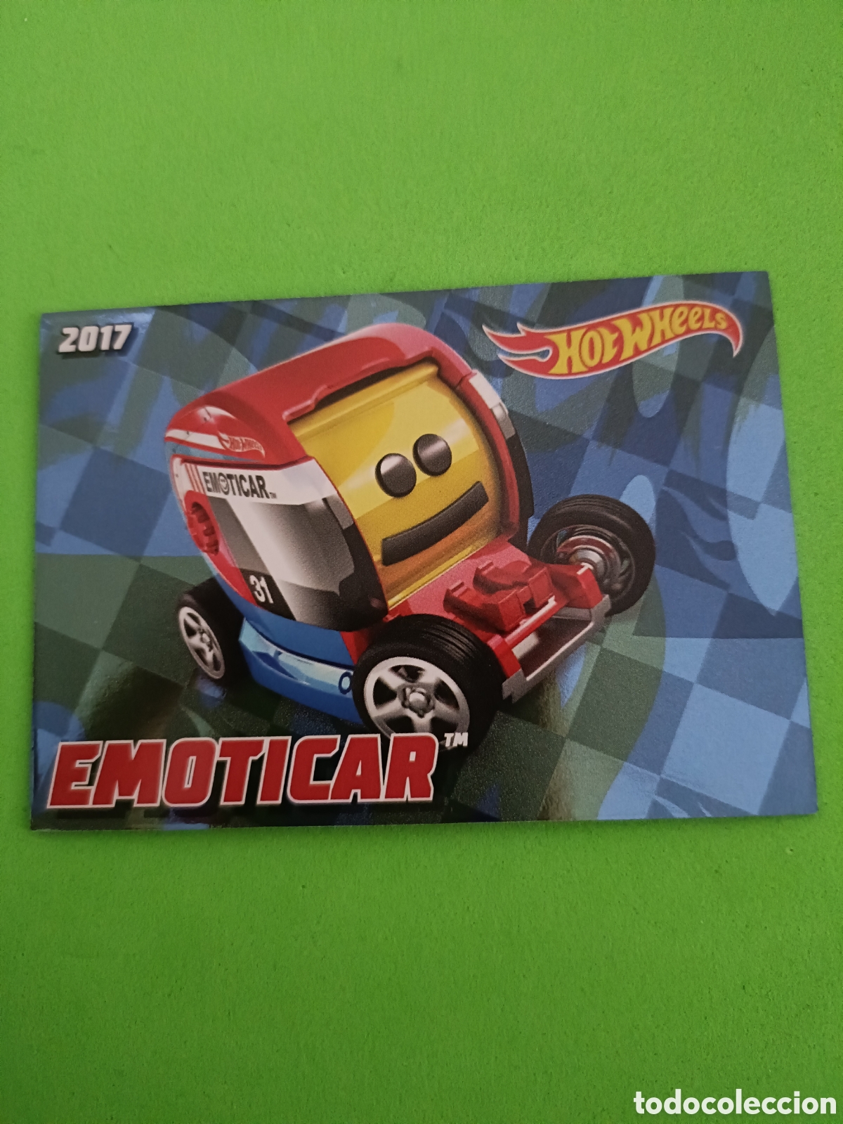 Trading Cards: 30 Panini Hotwheels Hot wheels On the road En la carretera
