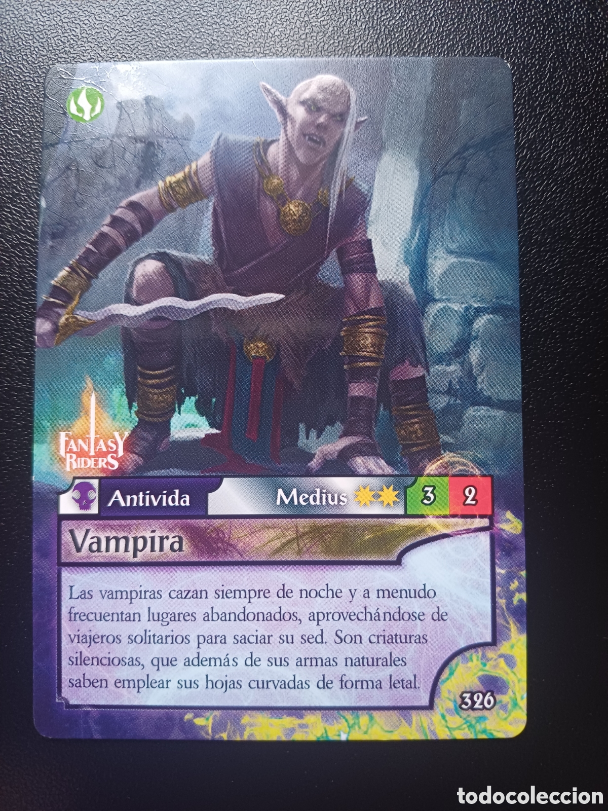 Trading Cards: #326 VAMPIRA MEDIUS PANINI FANTASY RIDERS LA INVASION DE LOS GIGANTES 2019